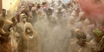 Local revellers celebrate "Clean Monday" with a colourful "flour-war", a traditional activity marking the end of the carnival season in the port town of Galaxidi, some 200 km (125 miles) north west from Athens February 19, 2007. Clean Monday sees the climax to carnival season and the start of Lent.  REUTERS/Yannis Behrakis (GREECE)