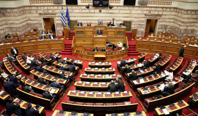 Ο εισηγητής της ΝΔ, βουλευτής Ευριπίδης Στυλιανίδης μιλάει στην Ολομέλεια της Βουλής, στη μόνη συζήτηση και ψήφιση επί της αρχής των άρθρων και του συνόλου του σχεδίου νόμου του Υπουργείου Δικαιοσύνης: «Διαδικασία άρσης του απορρήτου των επικοινωνιών, κυβερνοασφάλεια και προστασία προσωπικών δεδομένων πολιτών», Πέμπτη 8 Δεκεμβρίου 2022.  ΑΠΕ-ΜΠΕ/ΑΠΕ-ΜΠΕ/Αλέξανδρος Μπελτές